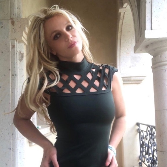 @lruiz1 Tops - SALE‼️Sexy Cutout Black Bodysuit